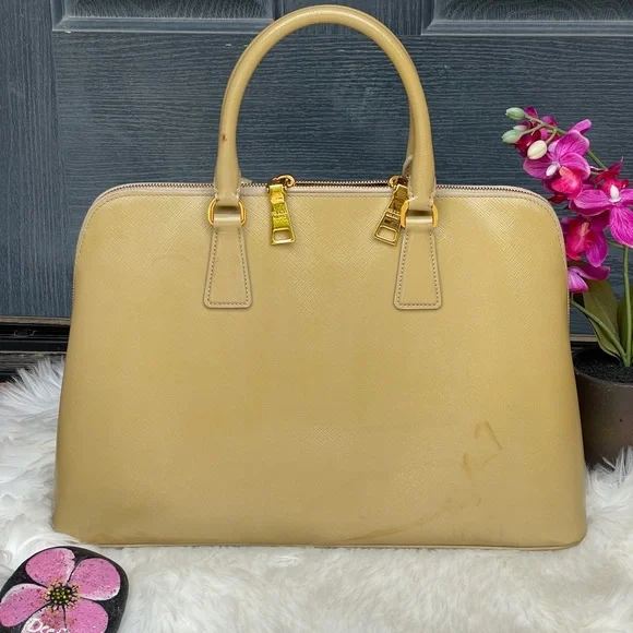 Auth PRADA Beige Saffiano Patent Leather Large Promenade Satchel - Picture 3 of 17